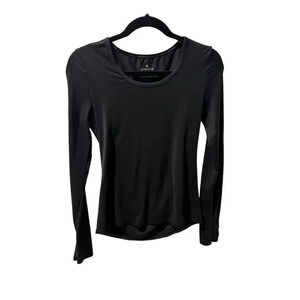 Athleta Women's XS Black Long Sleeve Workout Top with Thumb Holes